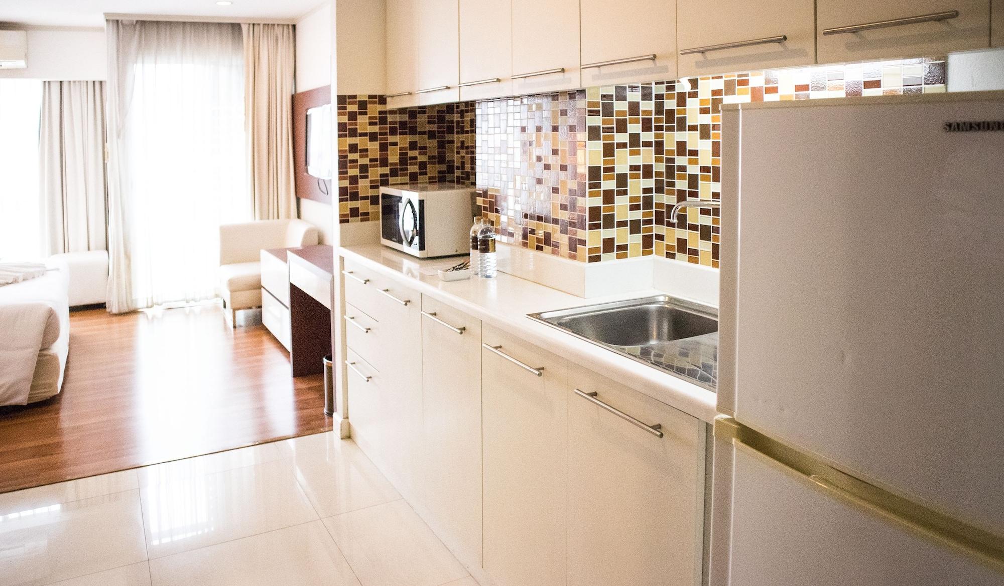 בנגקוק Sathorn Grace Serviced Residence מראה חיצוני תמונה