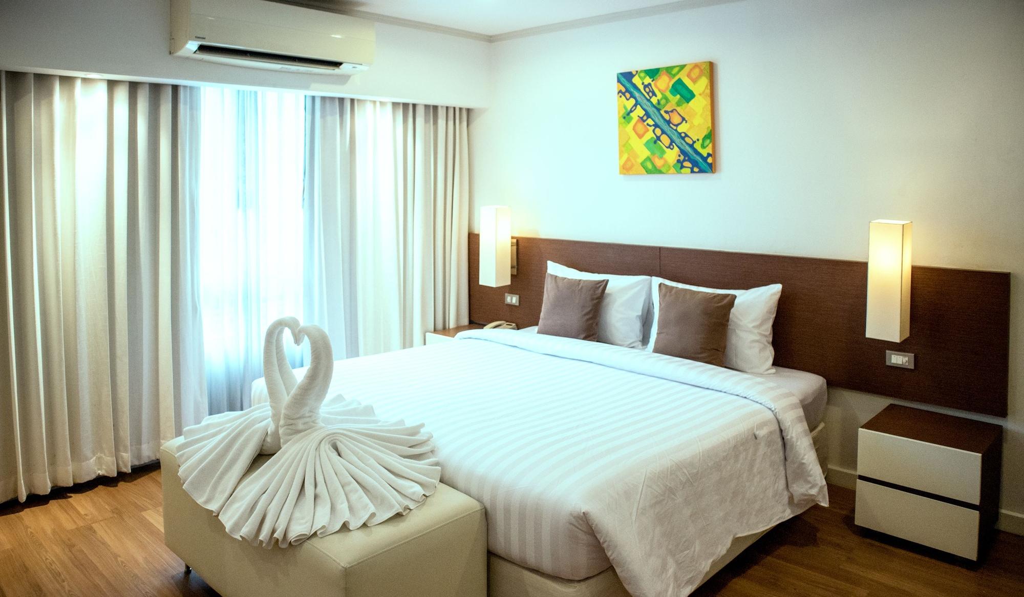 בנגקוק Sathorn Grace Serviced Residence מראה חיצוני תמונה