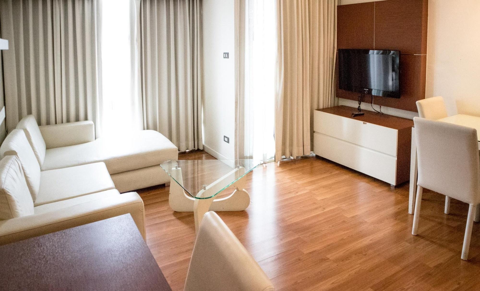 בנגקוק Sathorn Grace Serviced Residence מראה חיצוני תמונה