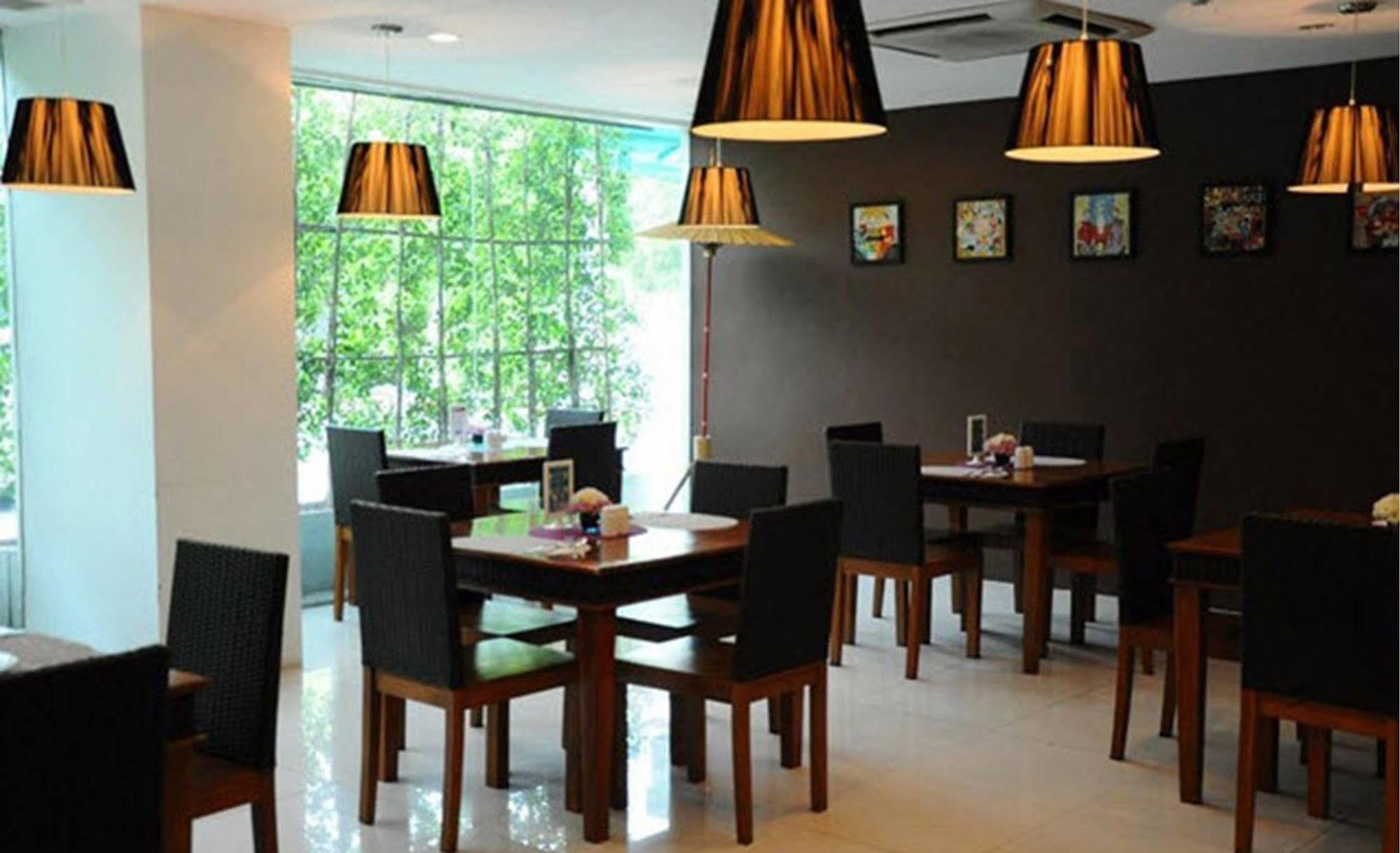 בנגקוק Sathorn Grace Serviced Residence מראה חיצוני תמונה